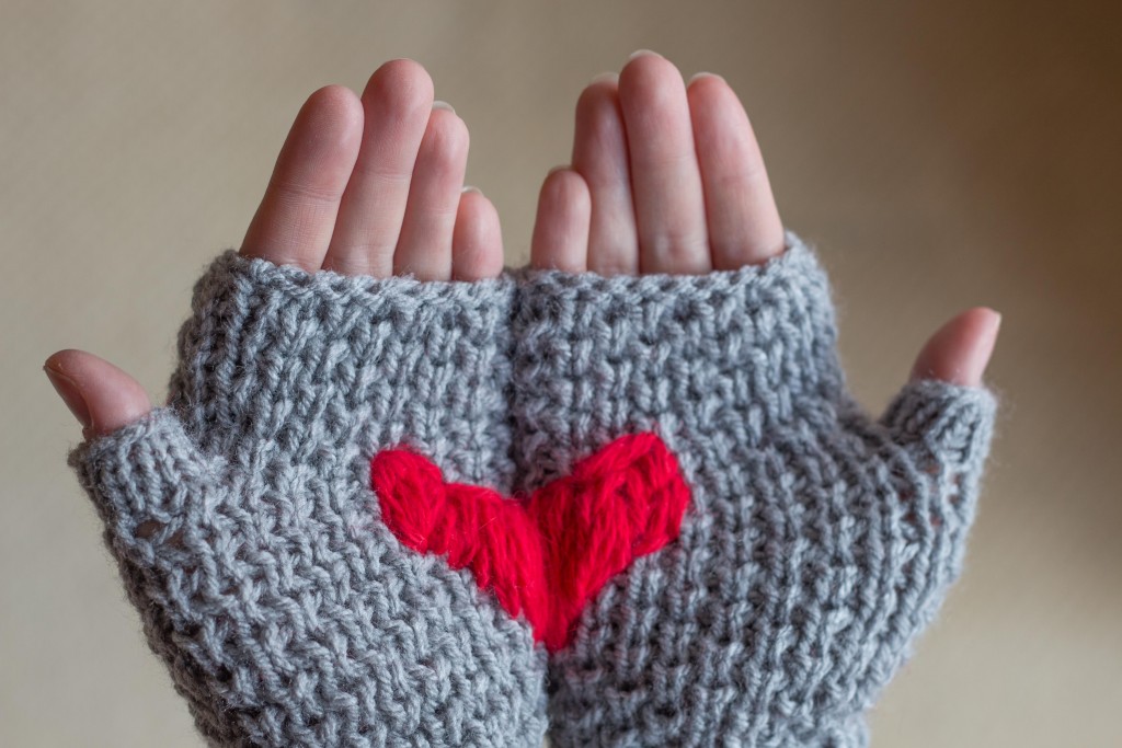Heart Mittens free knitting pattern Shortrounds