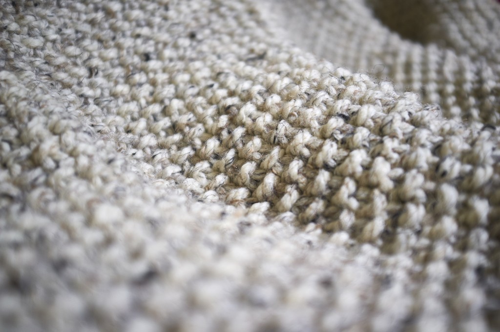 Snug - a seed stitch blanket knitting pattern Shortrounds